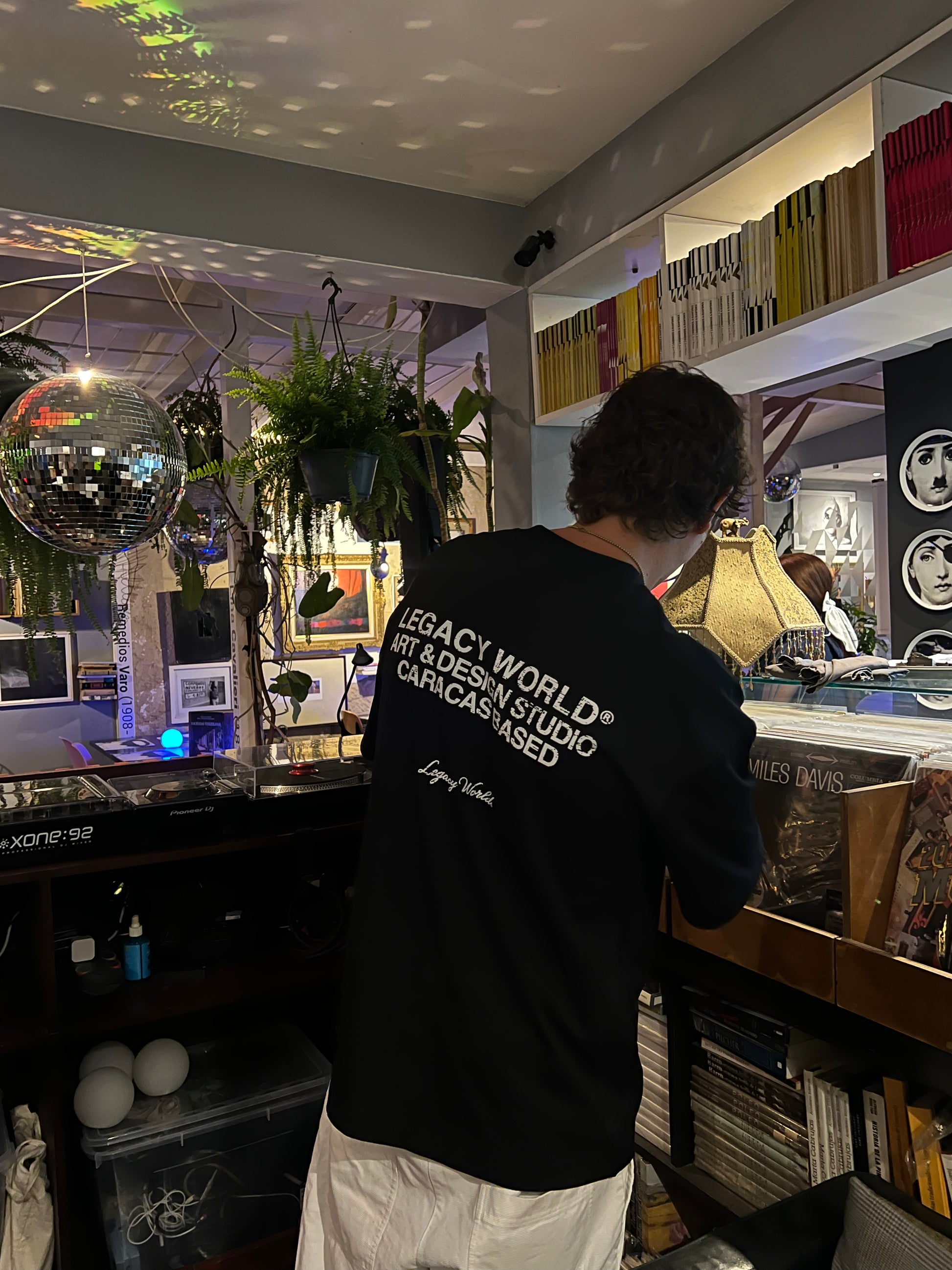 STUDIO TEE BLACK