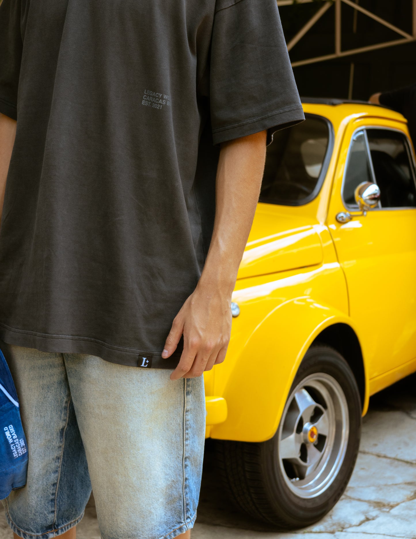 VINTAGE BLACK TEE